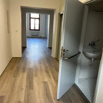 Pronájem kanceláře 320 m² Záhřebská, Praha - Vinohrady