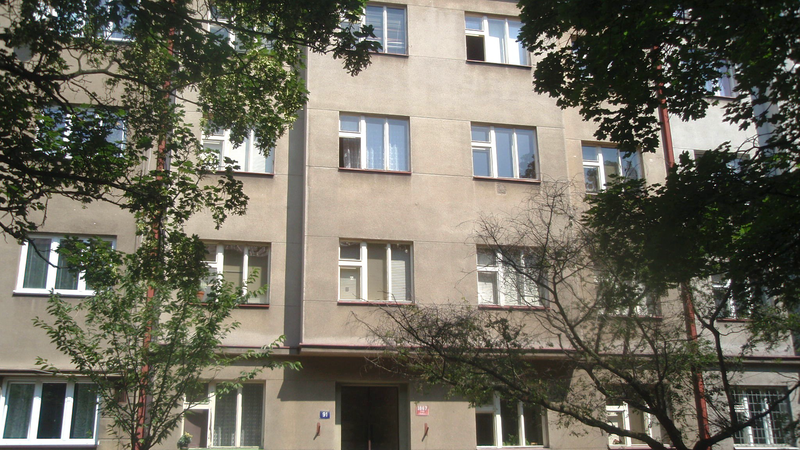 Prodej společnosti vlastnící činžovní dům