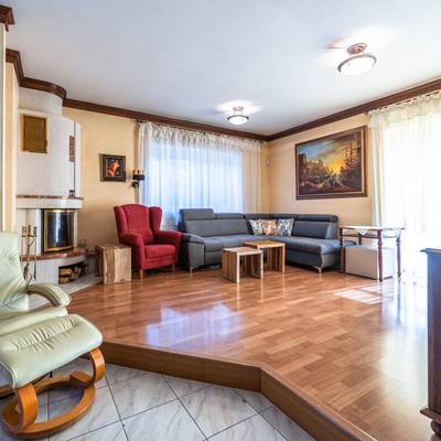 Prodej luxusního rodinného domu v prestižní lokalitě Dobřejovice, Praha - východ.