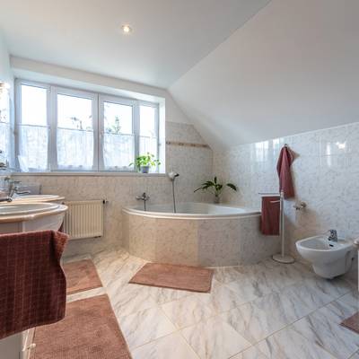 Prodej luxusního rodinného domu v prestižní lokalitě Dobřejovice, Praha - východ.