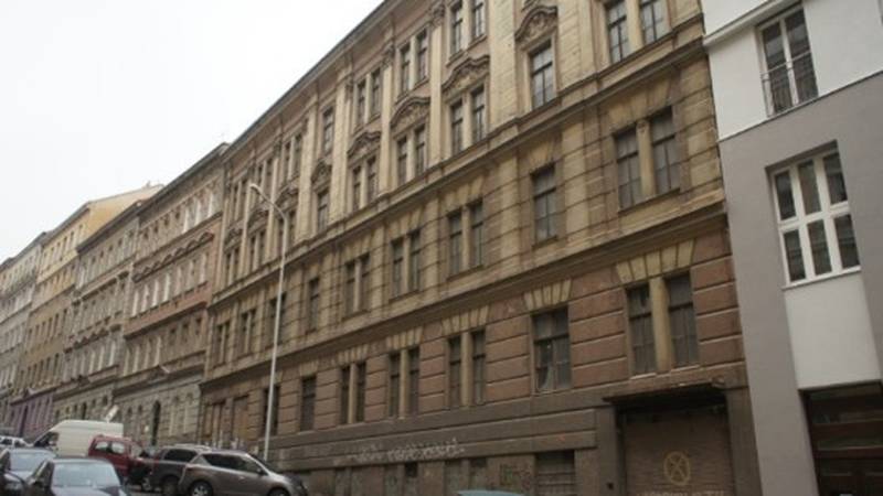 Prodej prázdných činžovních domů s projektem a stavebním povolením, Praha 3 - Žižkov